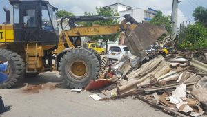 Encuentran una casa en el barrio Carrizal con 35 toneladas de basura 6