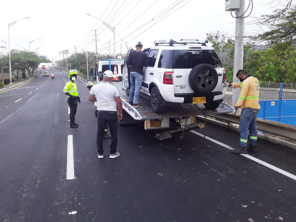 La imagen tiene un atributo ALT vacío; su nombre de archivo es Se-iban-de-pesca-en-plena-cuarentena-y-les-inmovilizaron-el-carro-en-Barranquilla-1-1024x768.jpg