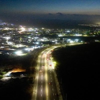 Alcaldía de Barranquilla repone sistema de alumbrado público en la carrera 38 tras afectaciones por hurtos
